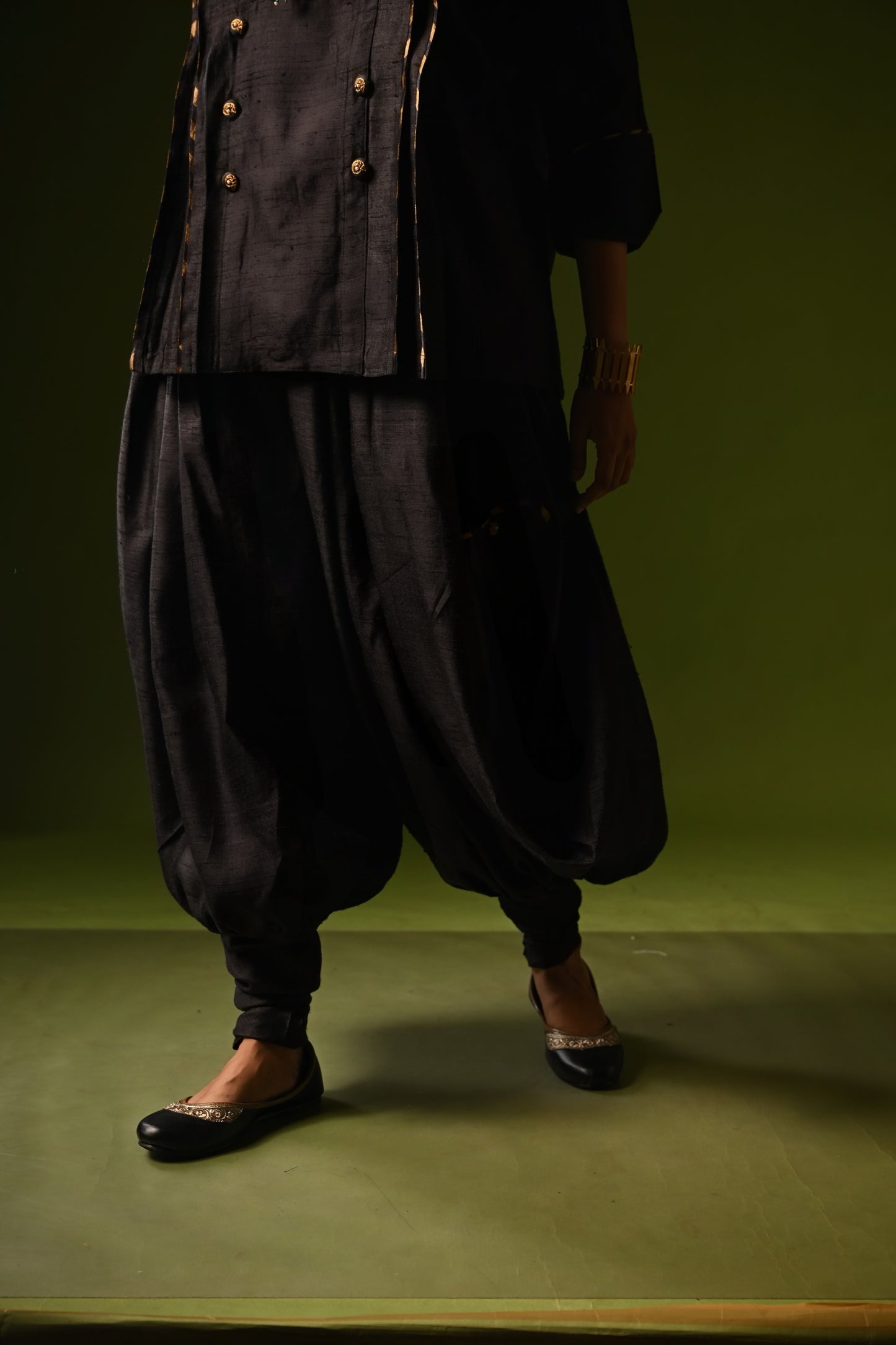 KANCHAN HANDLOOM AND HAND EMBROIDERED JACKET SET